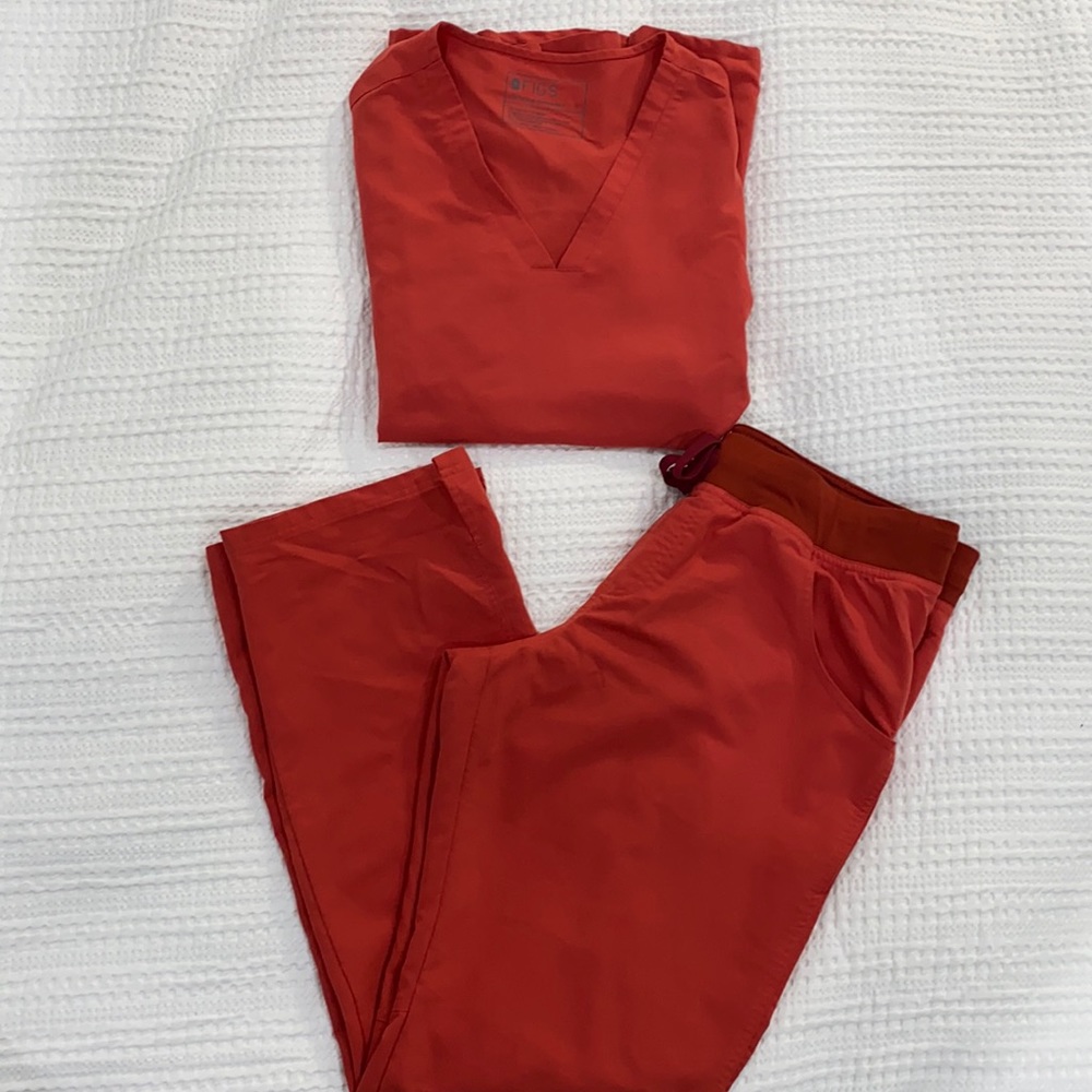 Figs scrub set